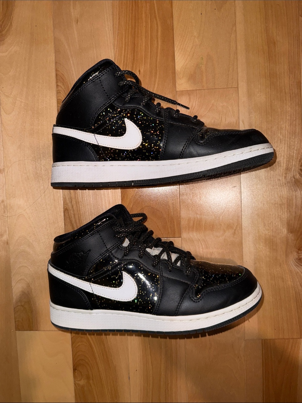 Air Jordan 1 Mids Black Gold Glitter High-Top Sneakers 7Y/W9 EUC